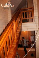 Лестница в доме из клееного бруса